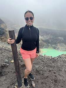 Jessica hiking a volcano in El Salvador
